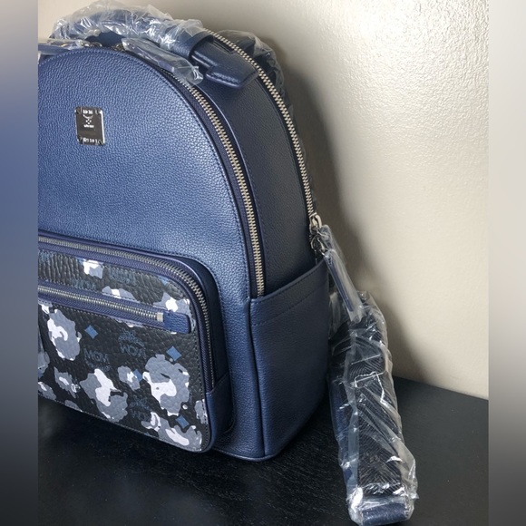 MCM NWT Navy Leather Floral Print Backpack w/Dust Bag - Picture 14 of 16